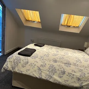  Ubytování v soukromí Luton Near Airport Private & Shared Bathroom Option